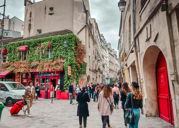 Pompidou, Rue Simon Le Franc - 4 Places